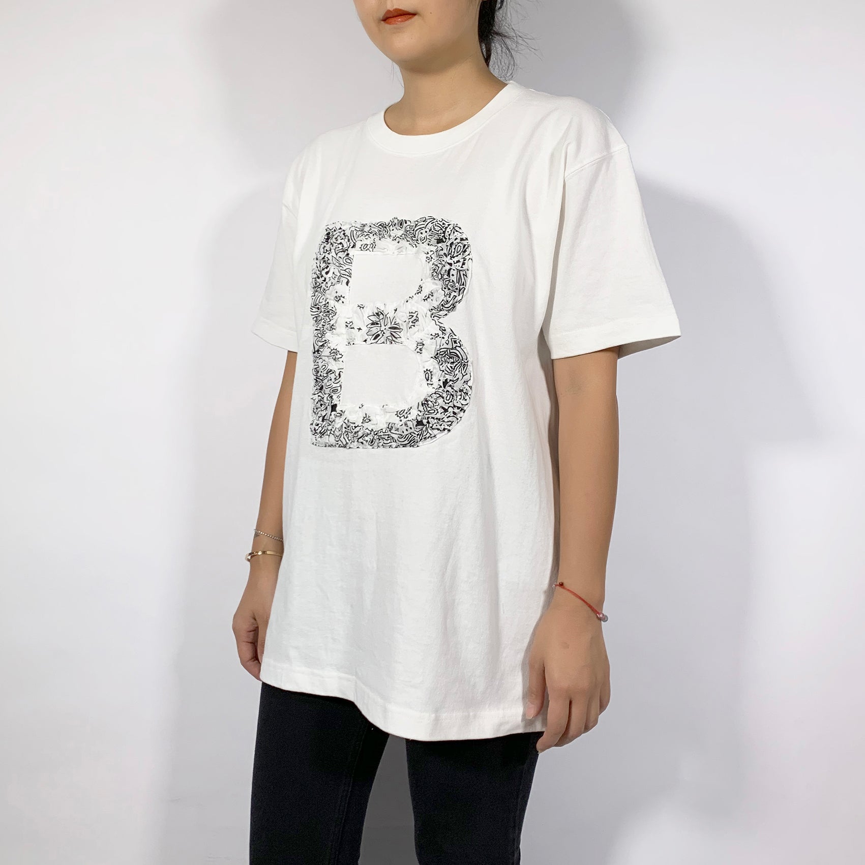 Crinkle Effect Alphabet B Short Sleeves T-shirt