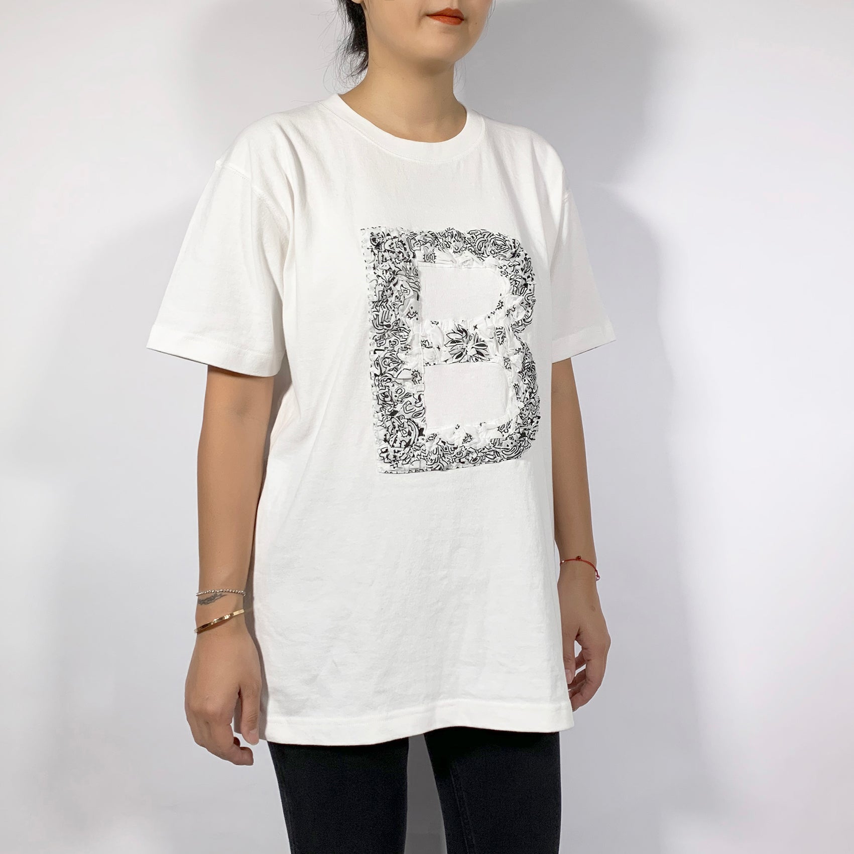 Crinkle Effect Alphabet B Short Sleeves T-shirt
