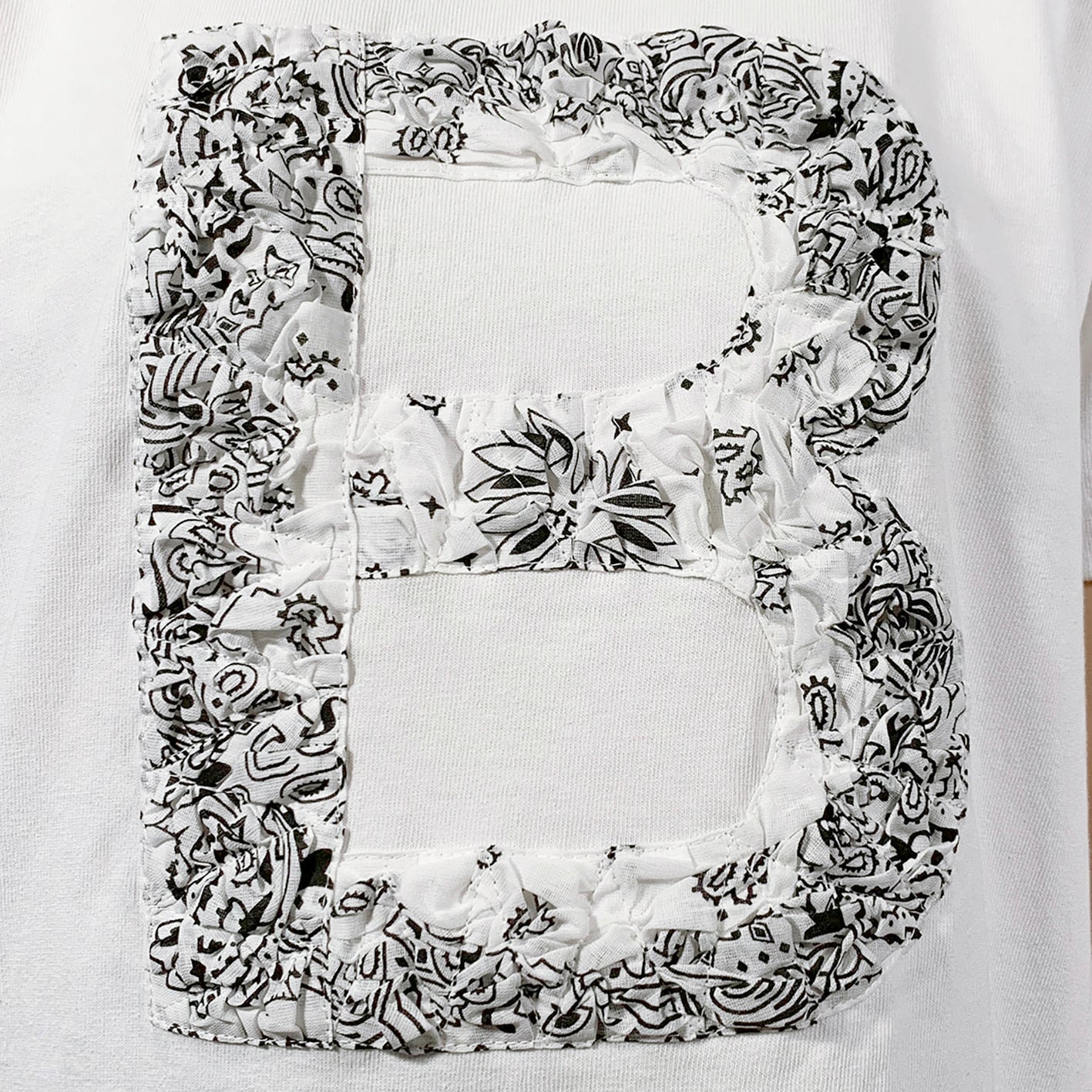 Crinkle Effect Alphabet B Short Sleeves T-shirt