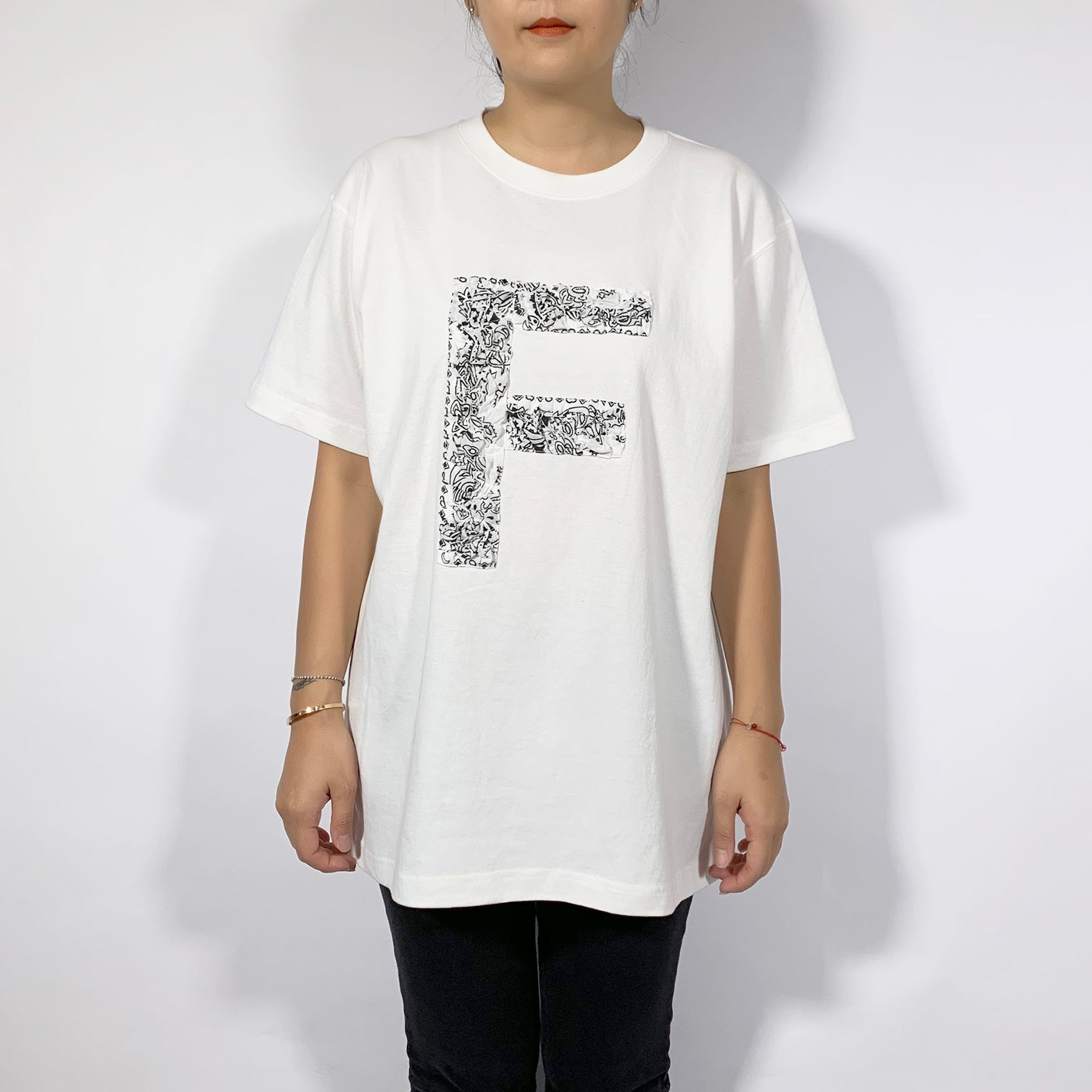 Crinkle Effect Alphabet F Short Sleeves T-shirt