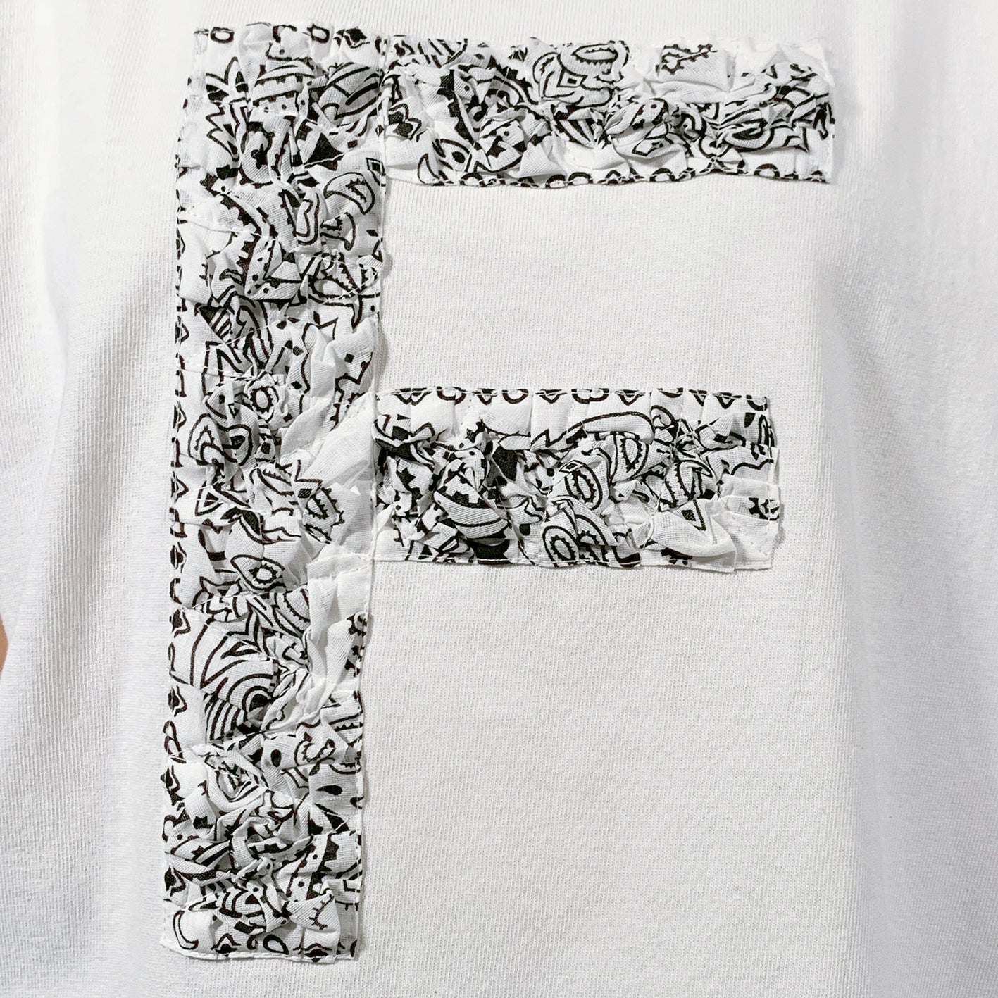 Crinkle Effect Alphabet F Short Sleeves T-shirt