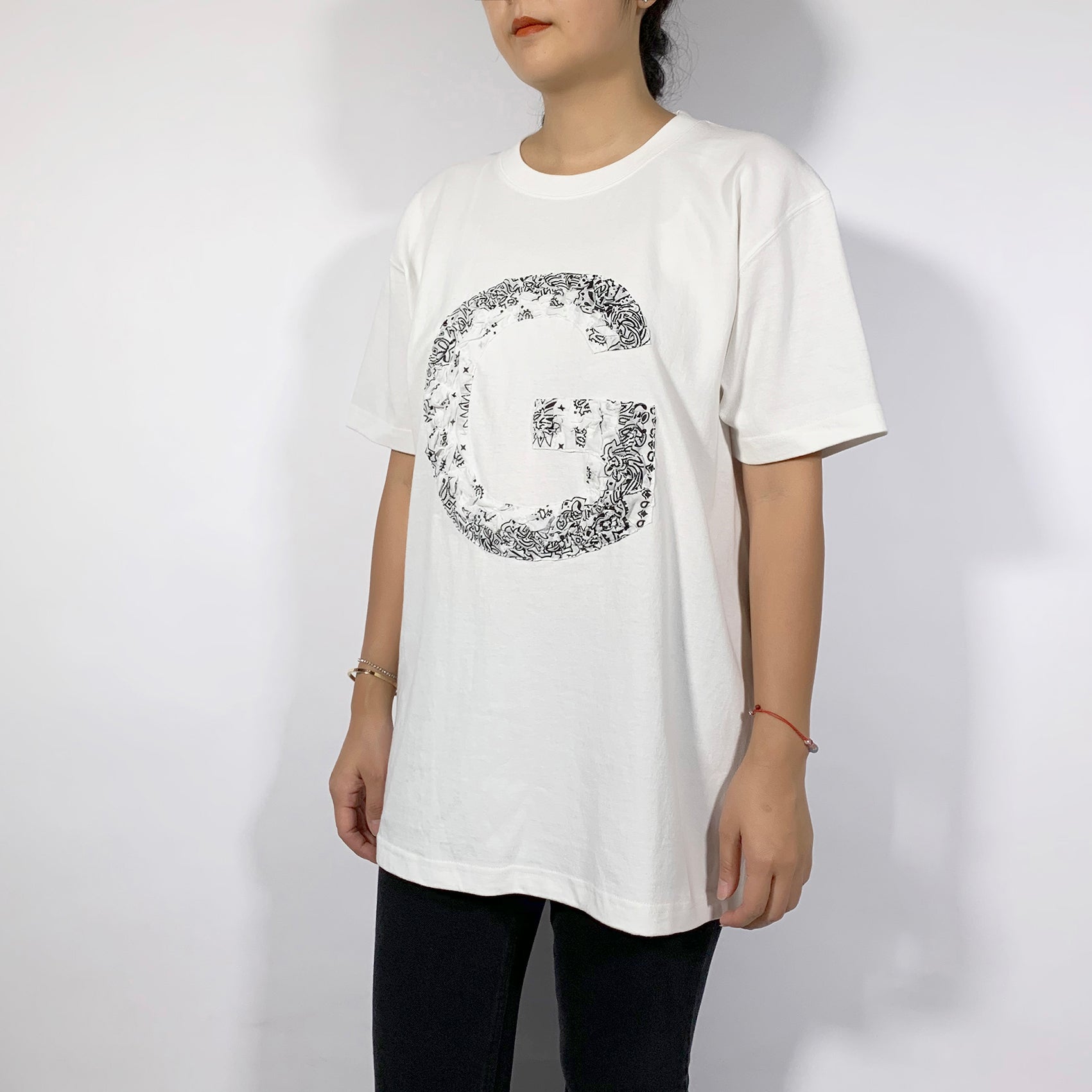 壓紋字母 G 短袖 T 恤