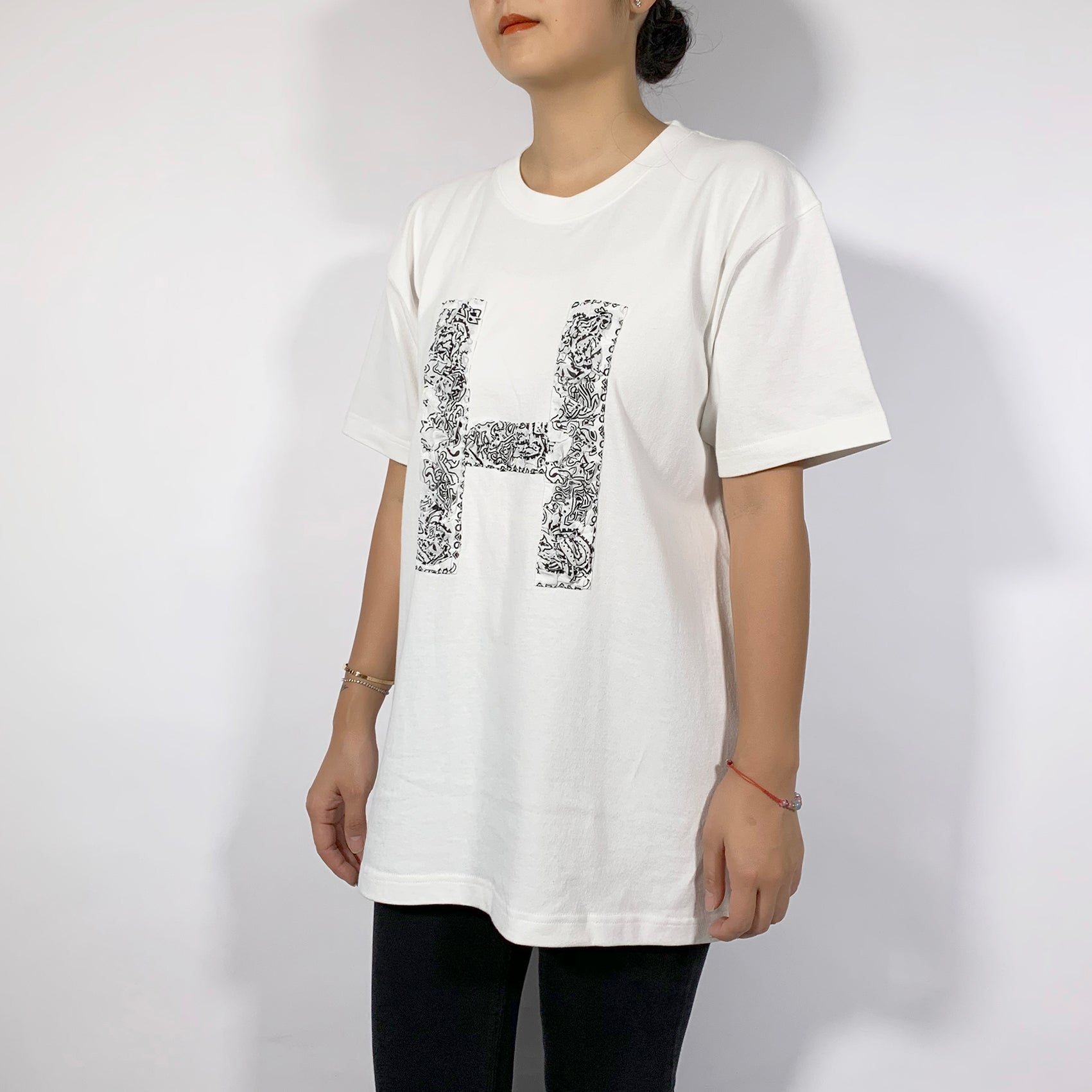 Crinkle Effect Alphabet H Short Sleeves T-shirt