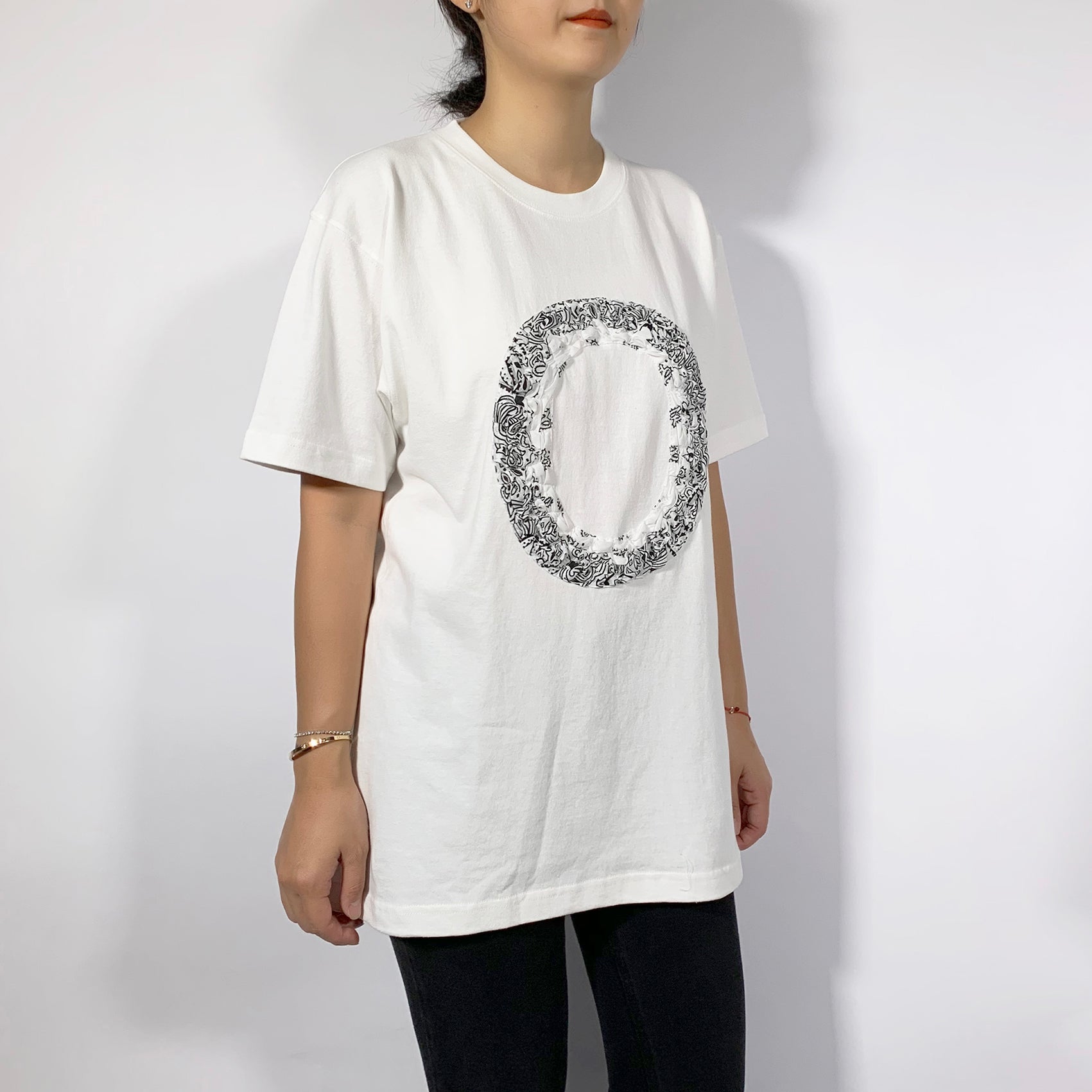 Crinkle Effect Alphabet O Short Sleeves T-shirt