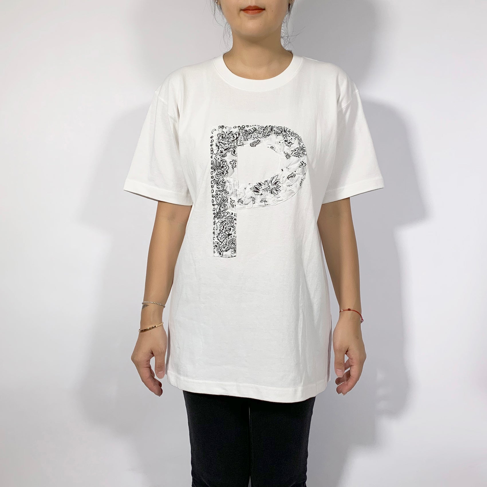 Crinkle Effect Alphabet P Short Sleeves T-shirt
