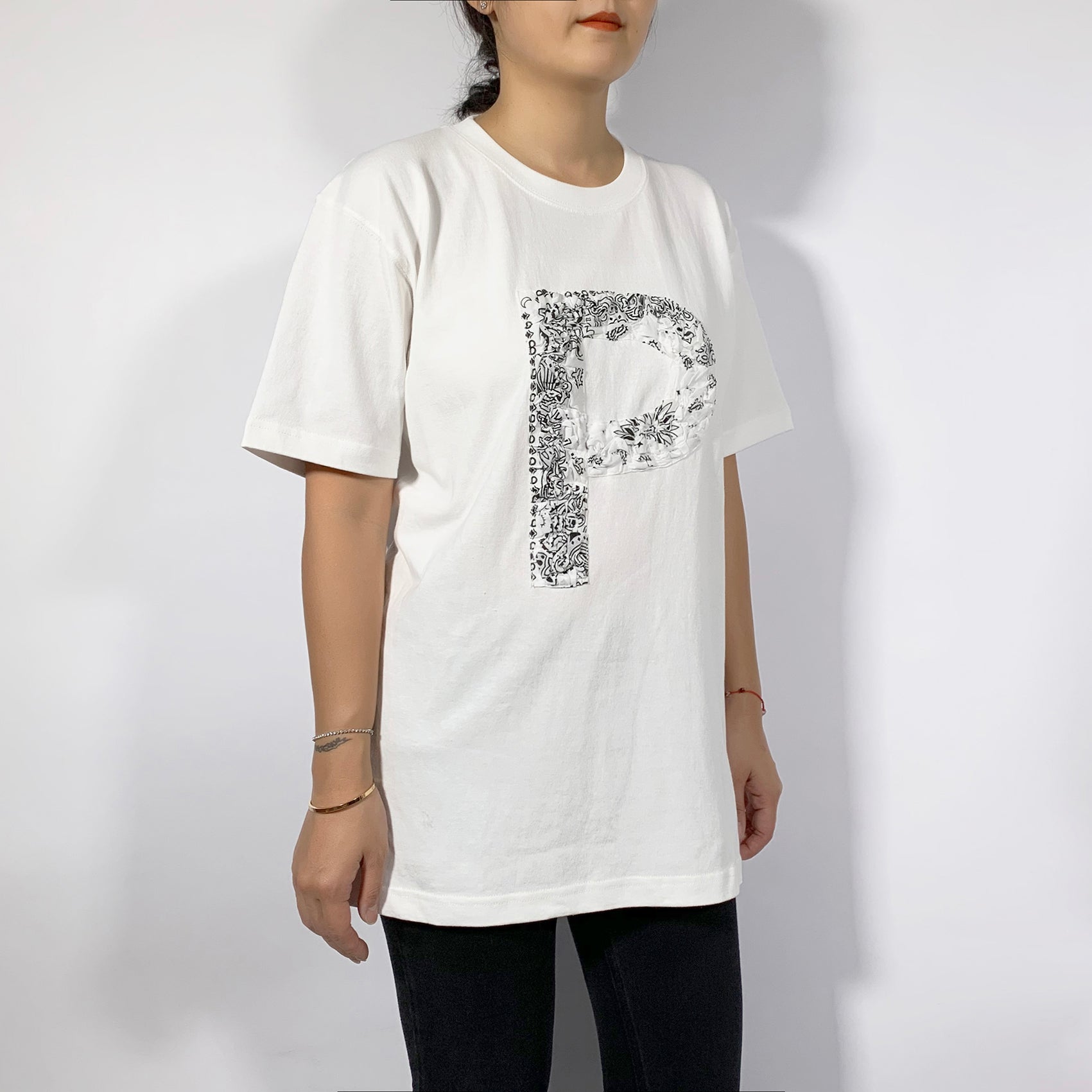 Crinkle Effect Alphabet P Short Sleeves T-shirt