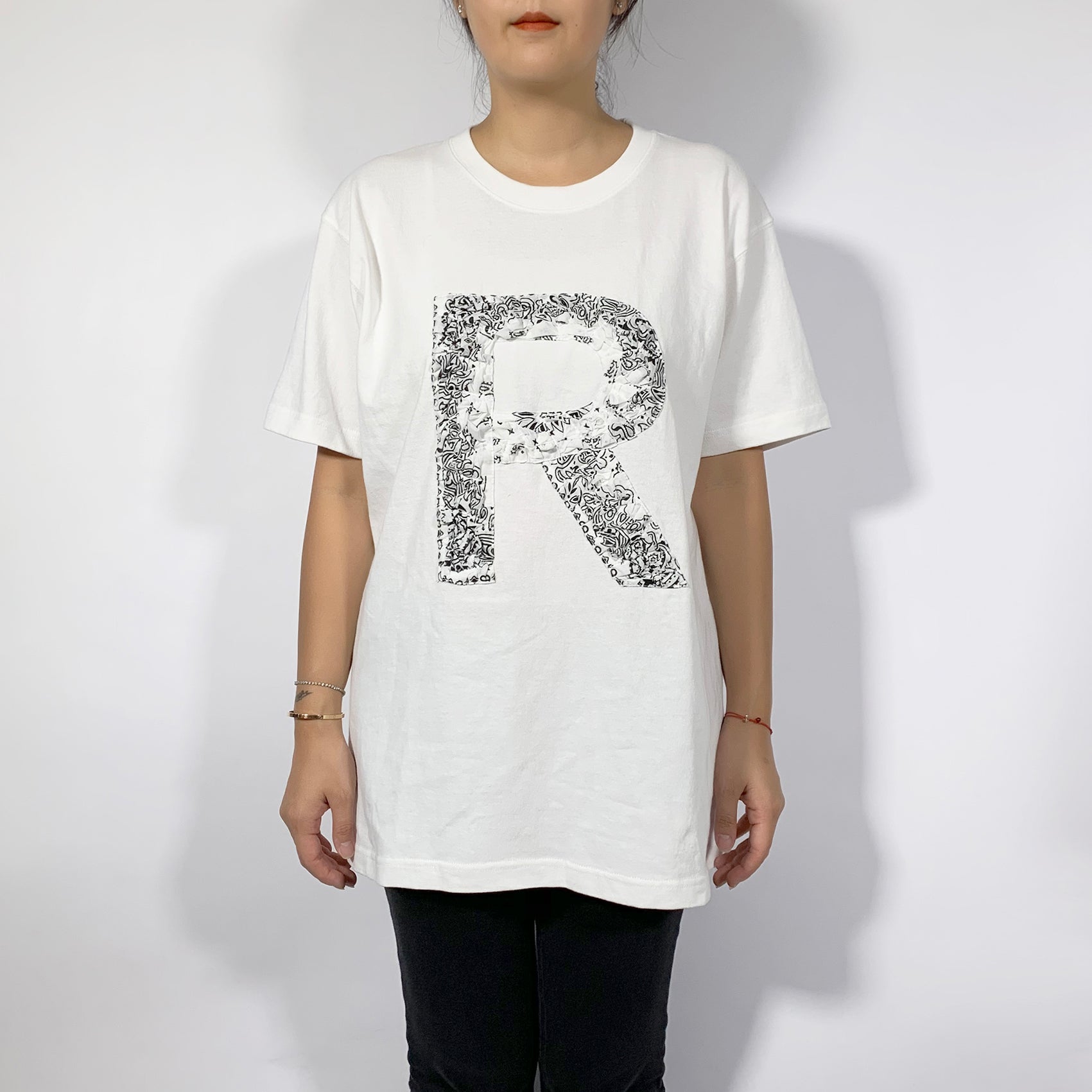 Crinkle Effect Alphabet R Short Sleeves T-shirt