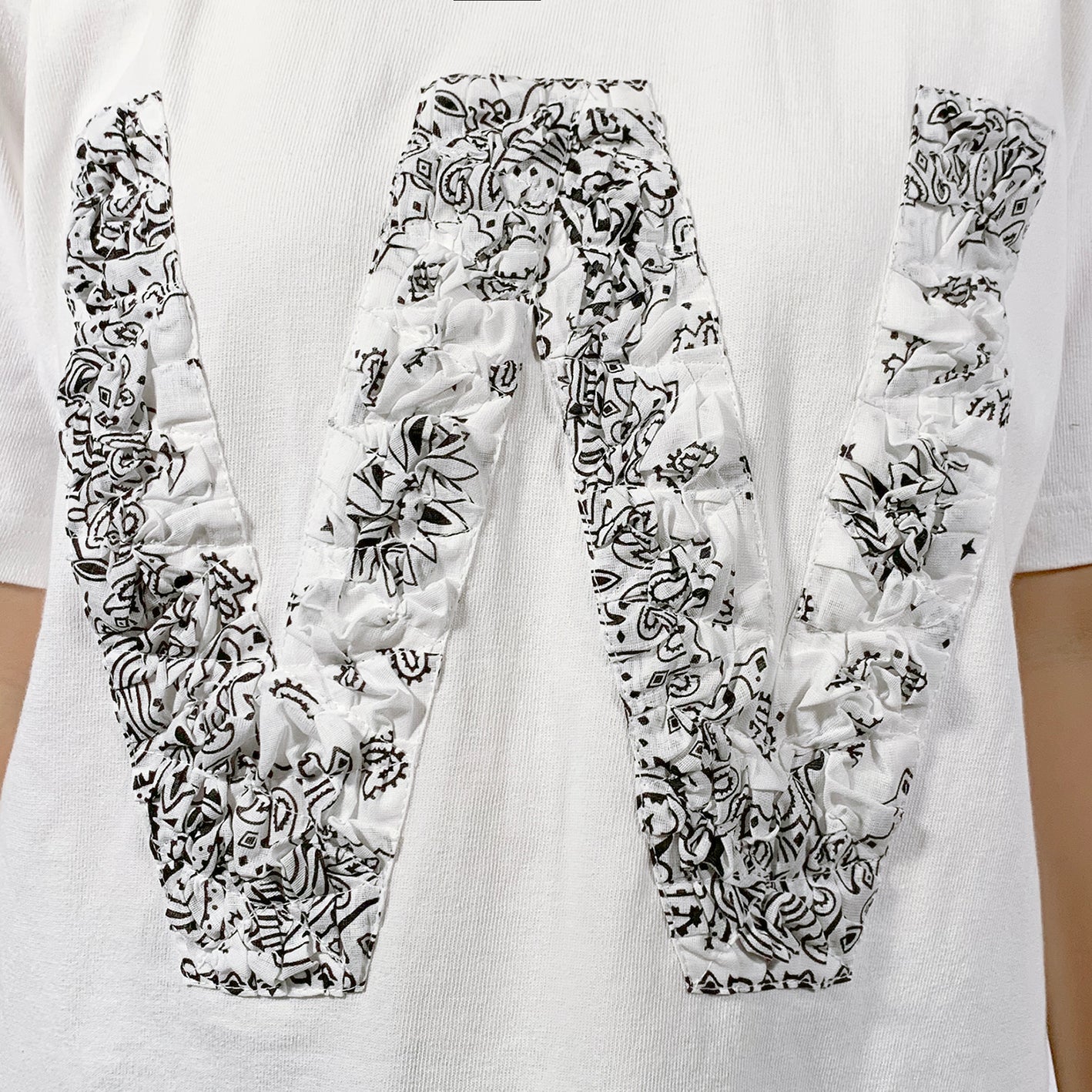 Crinkle Effect Alphabet W Short Sleeves T-shirt