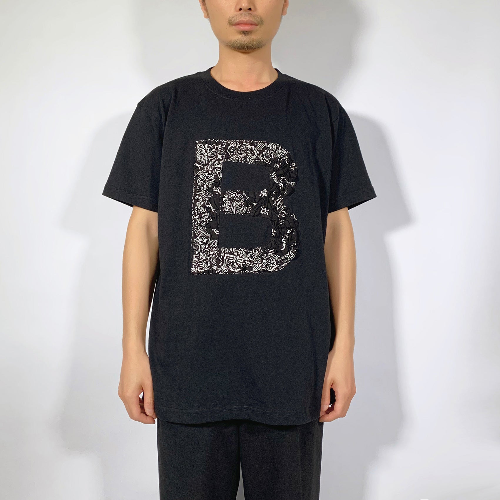 Crinkle Effect Alphabet B Short Sleeves T-shirt