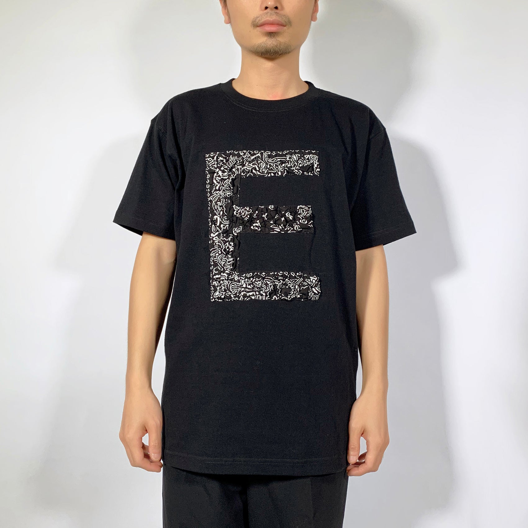 Crinkle Effect Alphabet E Short Sleeves T-shirt