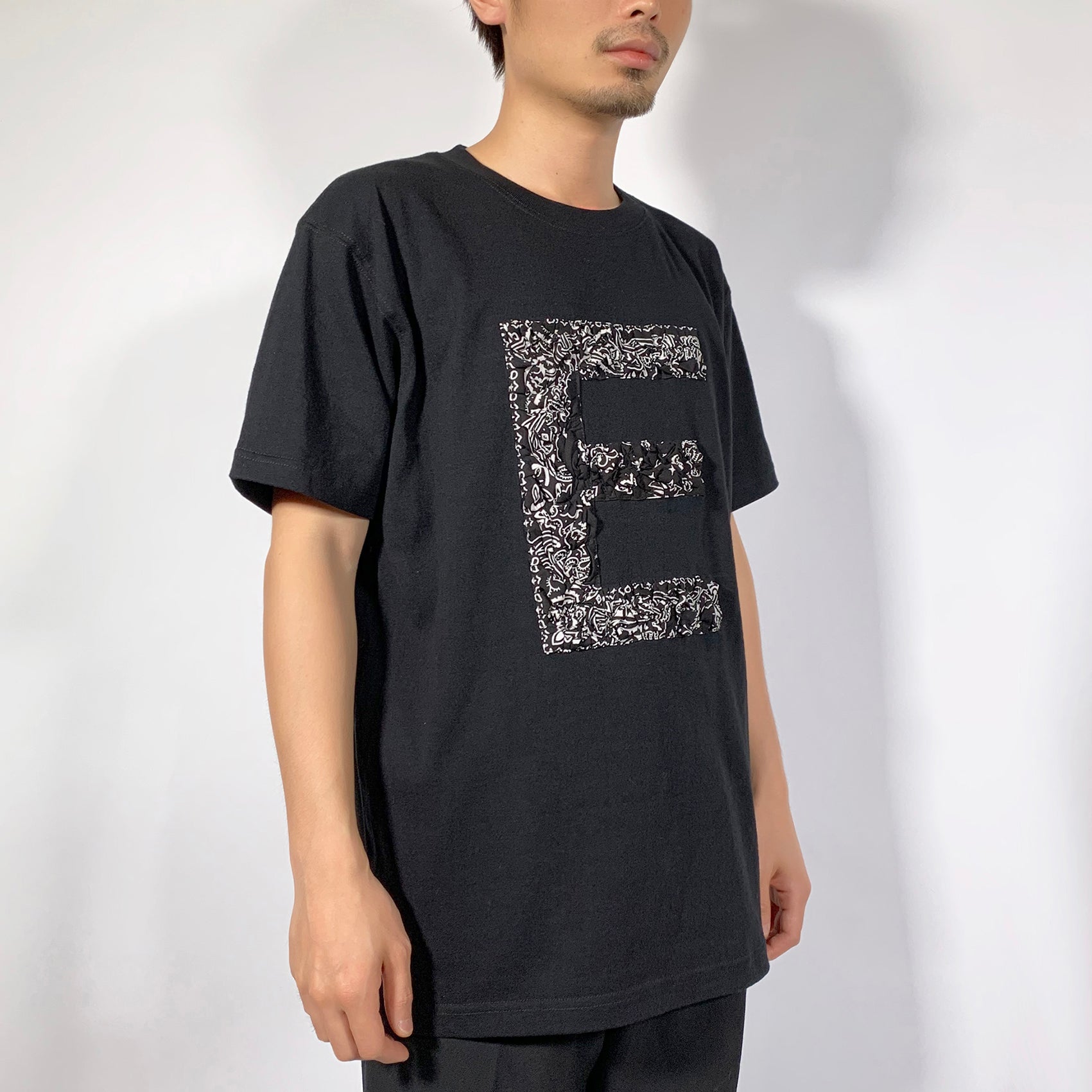 Crinkle Effect Alphabet E Short Sleeves T-shirt