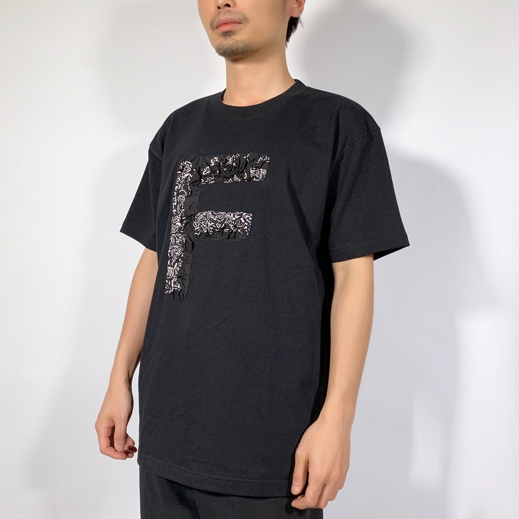 泡泡紗字母 F 短袖 T 恤