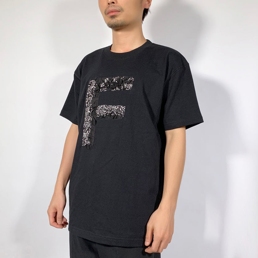 泡泡紗字母 F 短袖 T 恤
