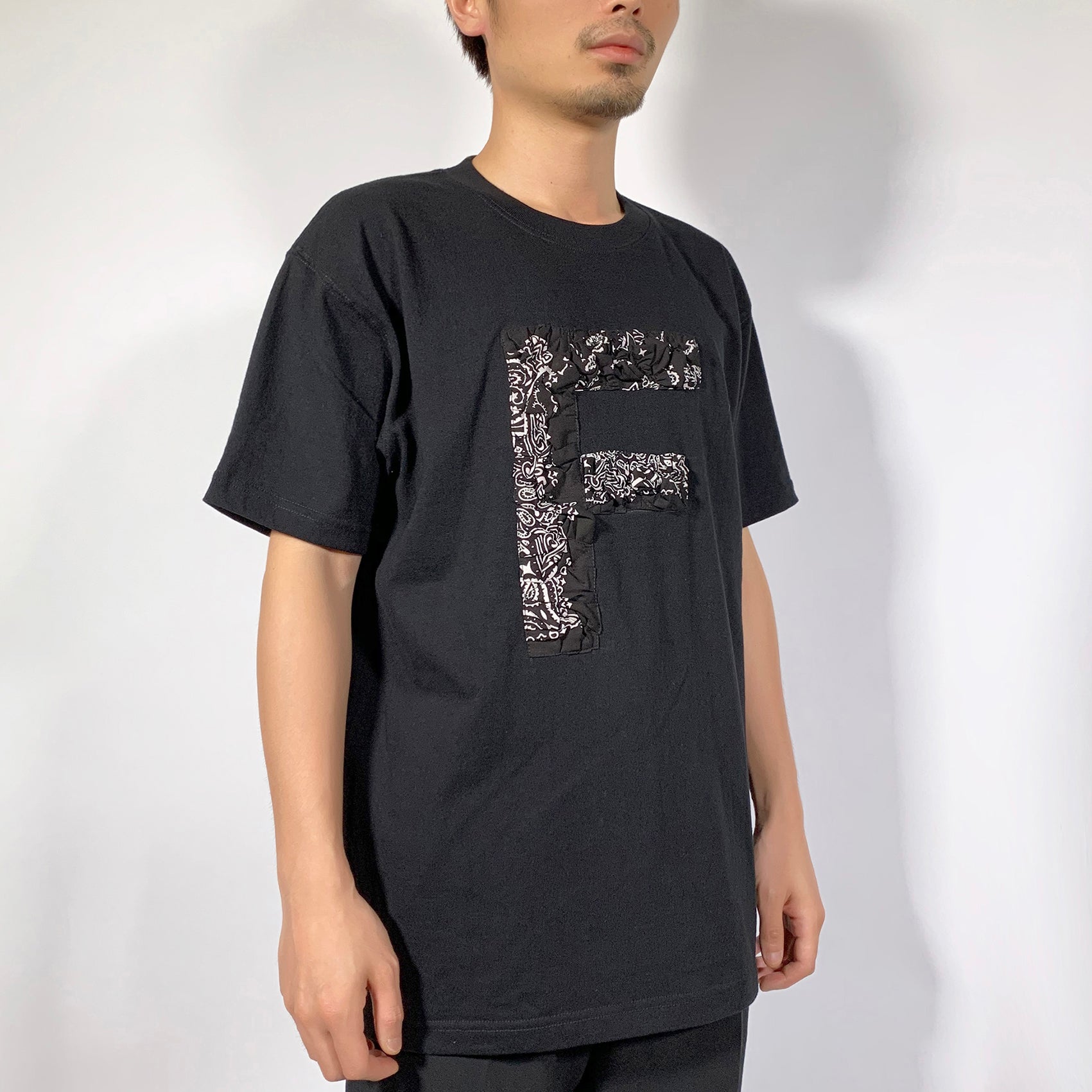 泡泡紗字母 F 短袖 T 恤