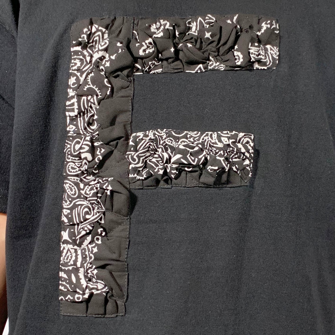 泡泡紗字母 F 短袖 T 恤