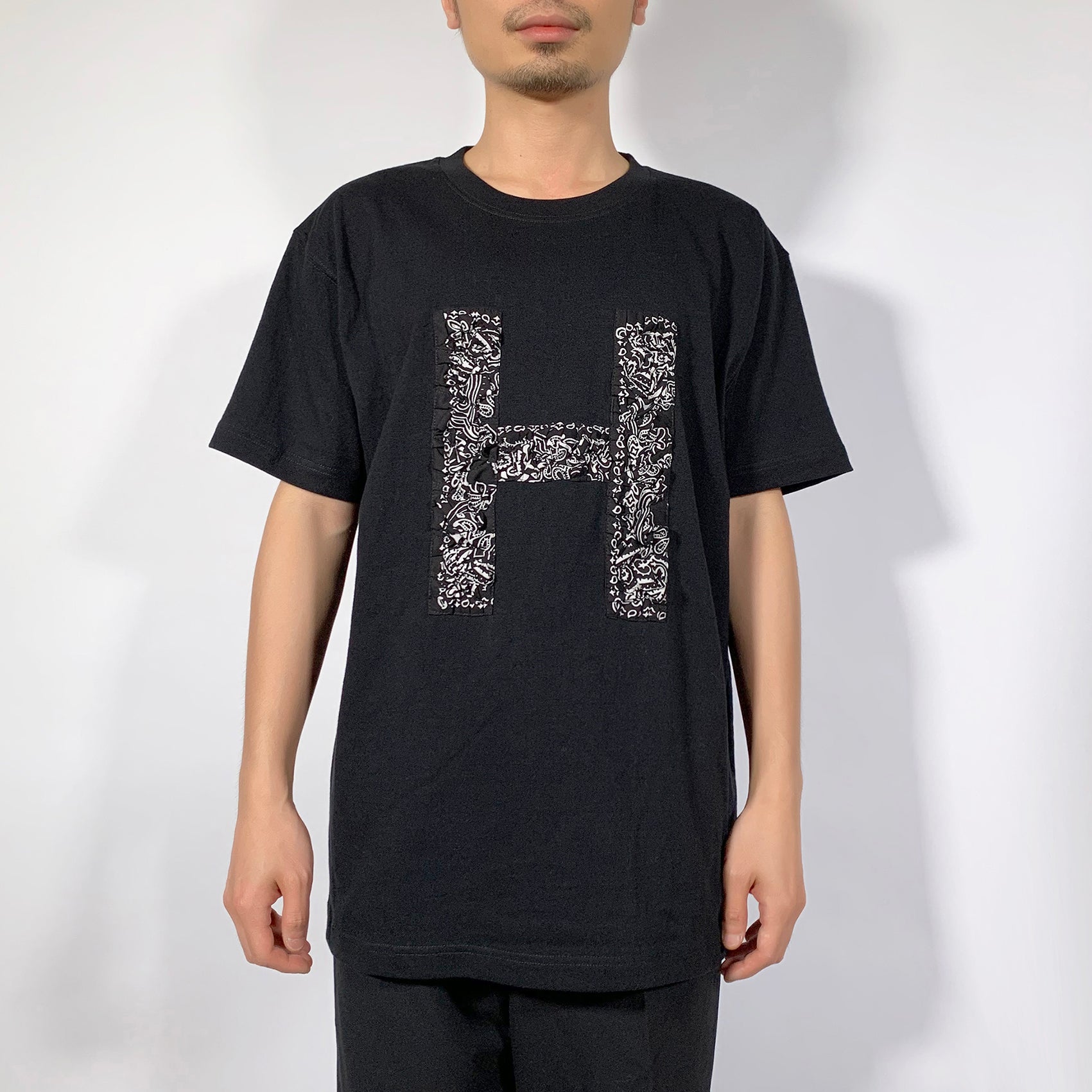 Crinkle Effect Alphabet H Short Sleeves T-shirt