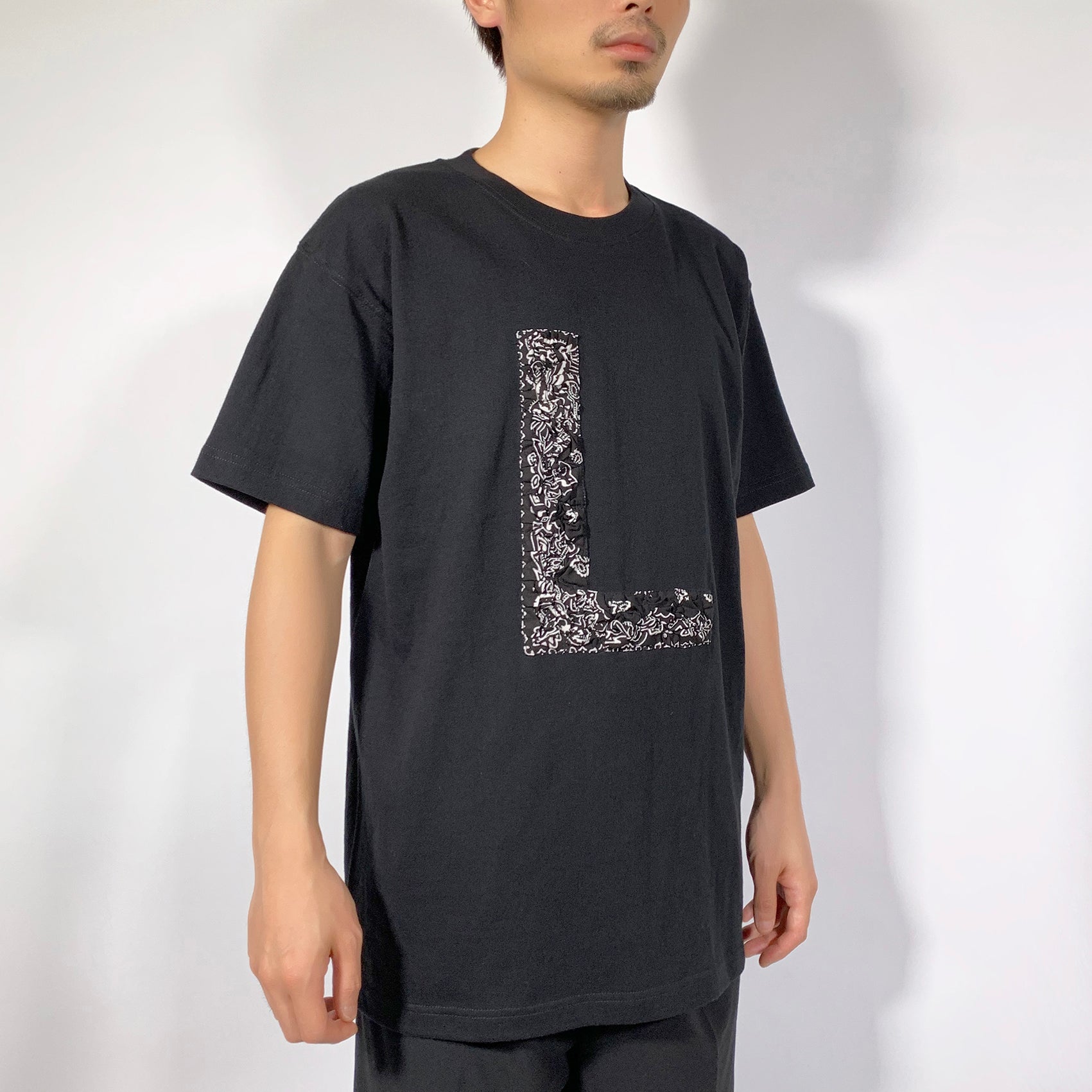 皺摺感字母L短袖T恤