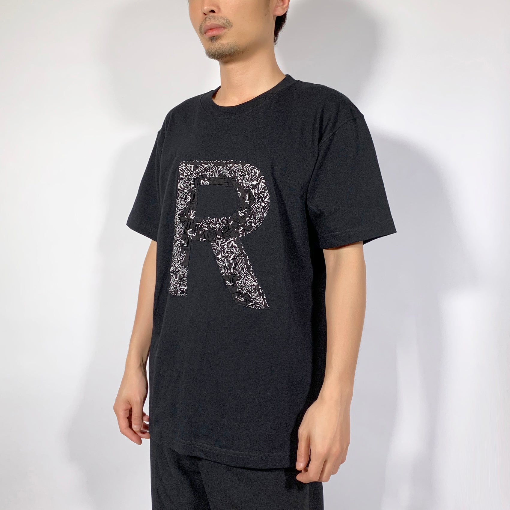 Crinkle Effect Alphabet R Short Sleeves T-shirt
