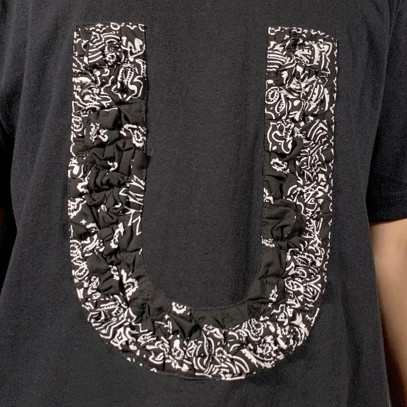 Crinkle Effect Alphabet U Short Sleeves T-shirt